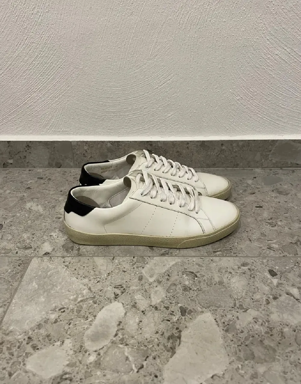 Saint Laurent Court Classic SL/06