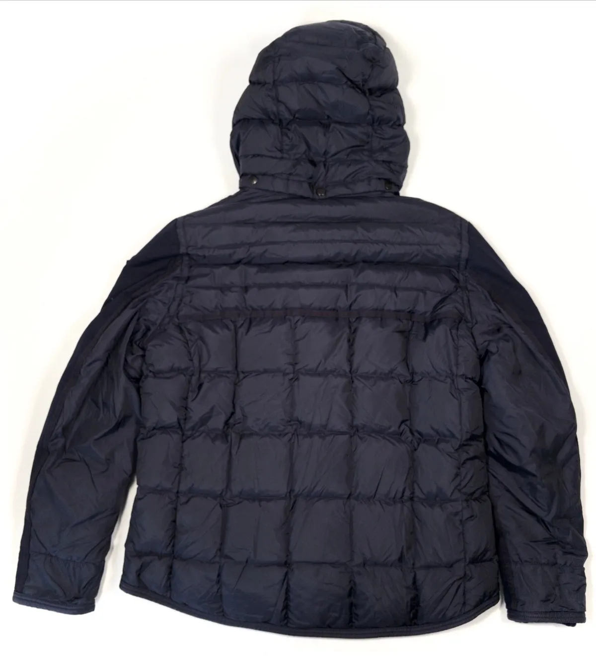 Moncler Ryan | 5 500 kr | Str 6 | Sicuro Fashion