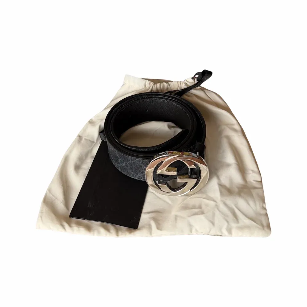 GUCCI GG Supreme belt with G buckle