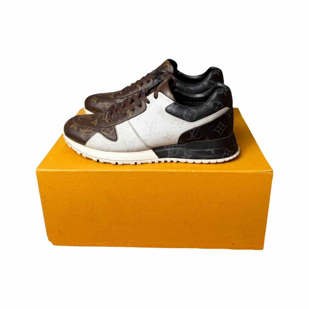 LOUIS VUITTON Run Away Sneaker